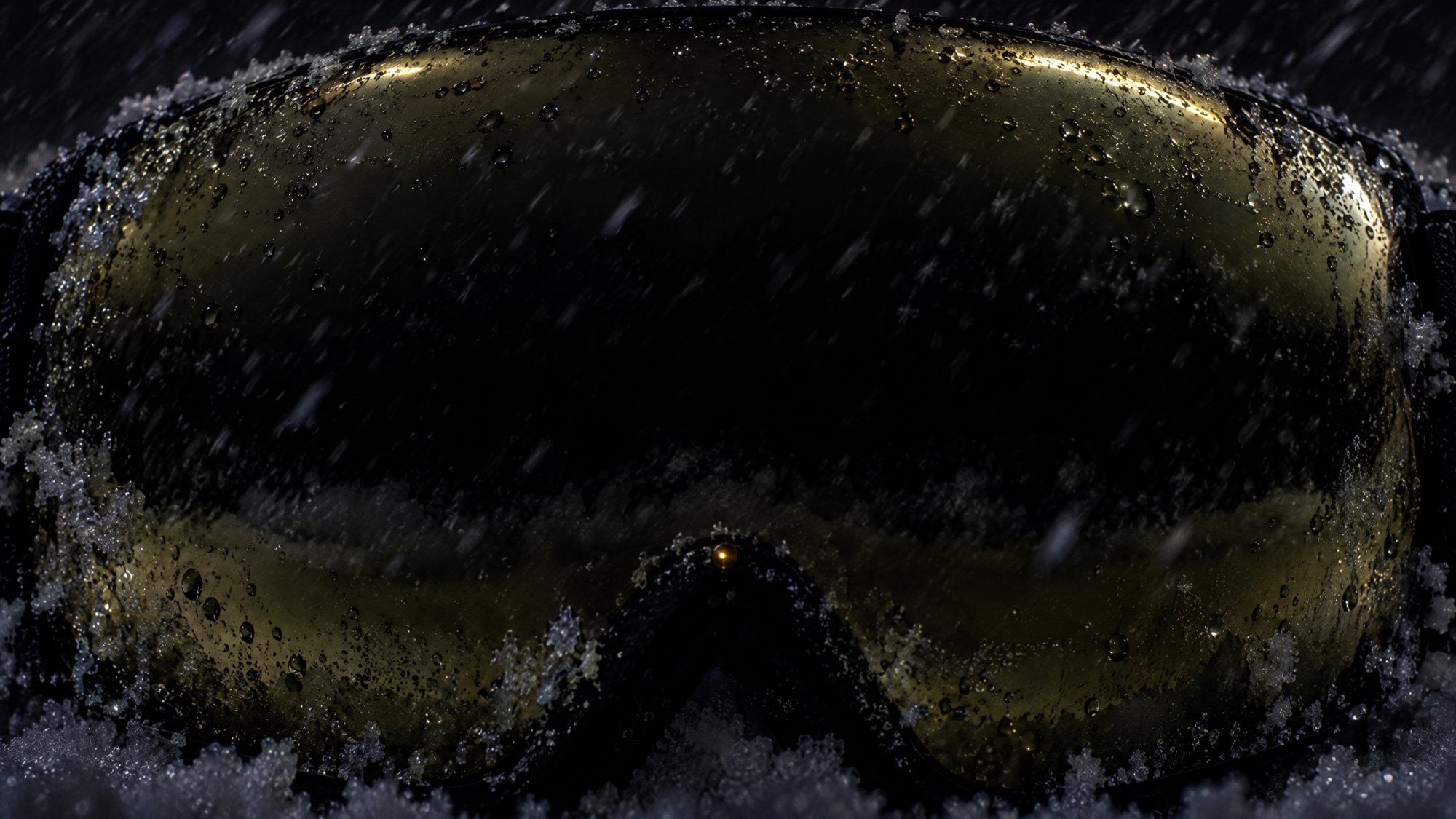 The NUIT BLANCHE goggle in the dark